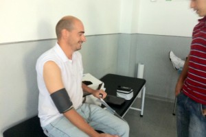 David Luengo pasando reconomiento médico con Marcos Maynar – Temporada 2011/2012